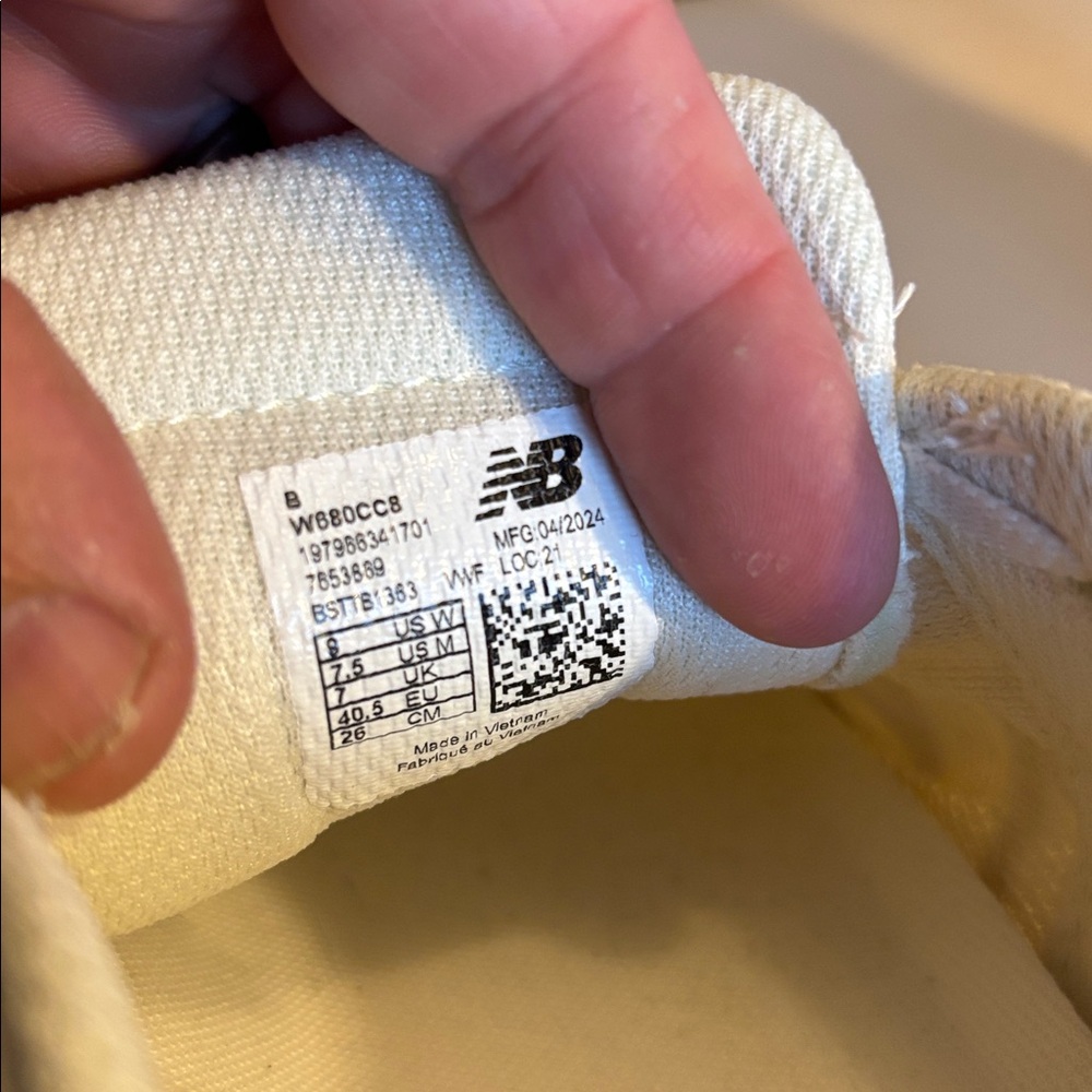 New Balance 680 Women's Shoes. - Picture 8 of 9